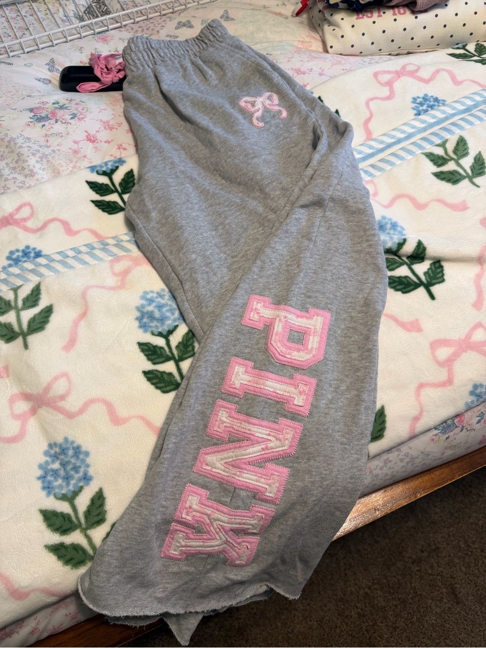 PINK Victoria's Secret Gray Sweatpants with Pink Logo